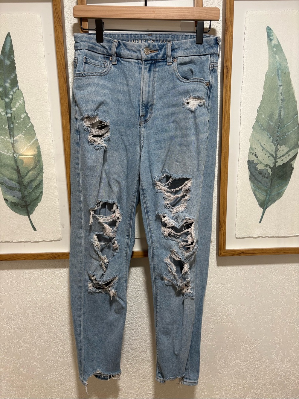 AE Ripped boyfriend jeans